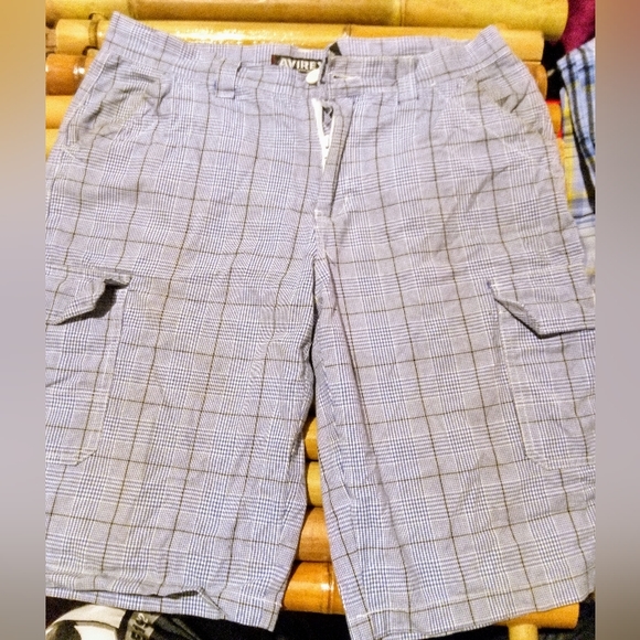 Avirex Plaid Shorts size 36 - Picture 1 of 3